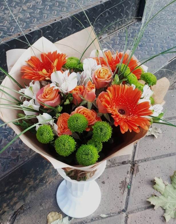 Букет цветов из: Герберы, Хризантемы, Альстромерии и Розы в Фокино Брянской области