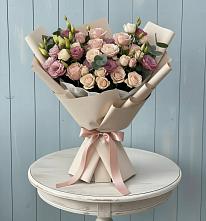 Букет цветов из:  Розы и Лизиантусы в Фокино Брянской области