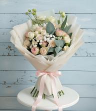 Букет цветов из:  Розы и Лизиантусы в Фокино Брянской области