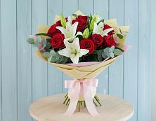 Букет цветов из:  Лилии и Розы в Фокино Брянской области