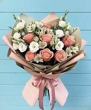 Букет цветов из:  Розы, Альстромерии и Лизиантусы в Фокино Брянской области