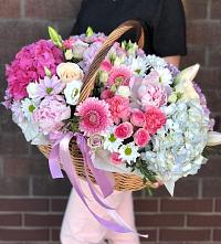 Цветочная композиция из Розы, Хризантемы, Пионы и Лизиантусы в корзине #REPLACE_PRED# Фокино Брянской области