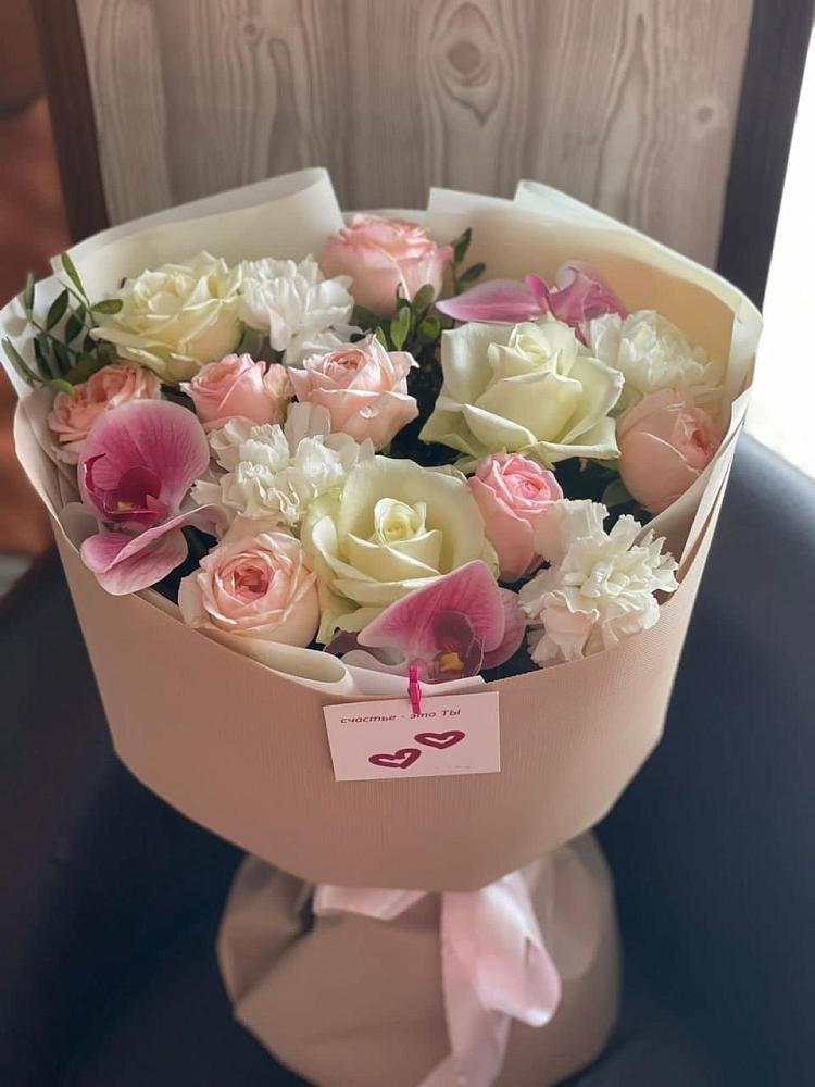 Букет цветов из: Орхидеи, Розы и Гвоздики в Фокино Брянской области