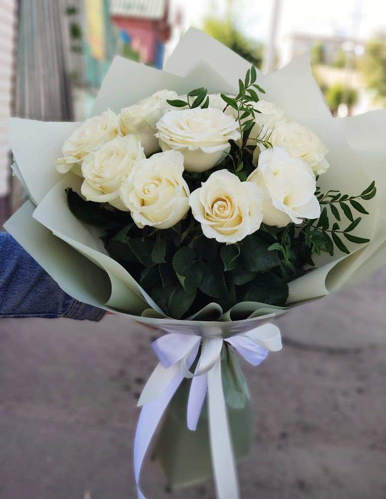 Букет Белые розы Проуд в Фокино Брянской области