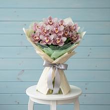 Букет цветов из:  Орхидеи и Розы в Фокино Брянской области