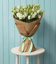 Букет цветов из:  Лизиантусы в Фокино Брянской области