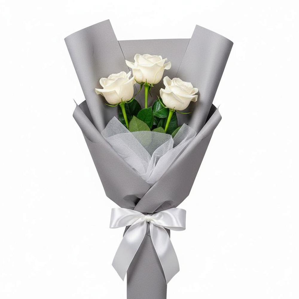 Букет 3 белые розы в Фокино Брянской области