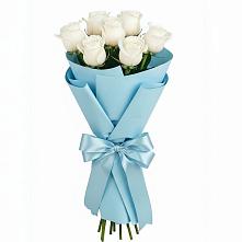 Букет 7 белых роз Проуд в Фокино Брянской области