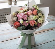 Букет цветов из:  Розы, Лизиантусы и Гвоздики в Фокино Брянской области