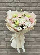Букет цветов из:  Гвоздики, Розы, Лизиантусы и Хризантемы в Фокино Брянской области
