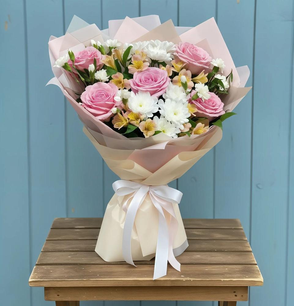 Букет цветов из: Гвоздики, Орхидеи и Розы в Фокино Брянской области