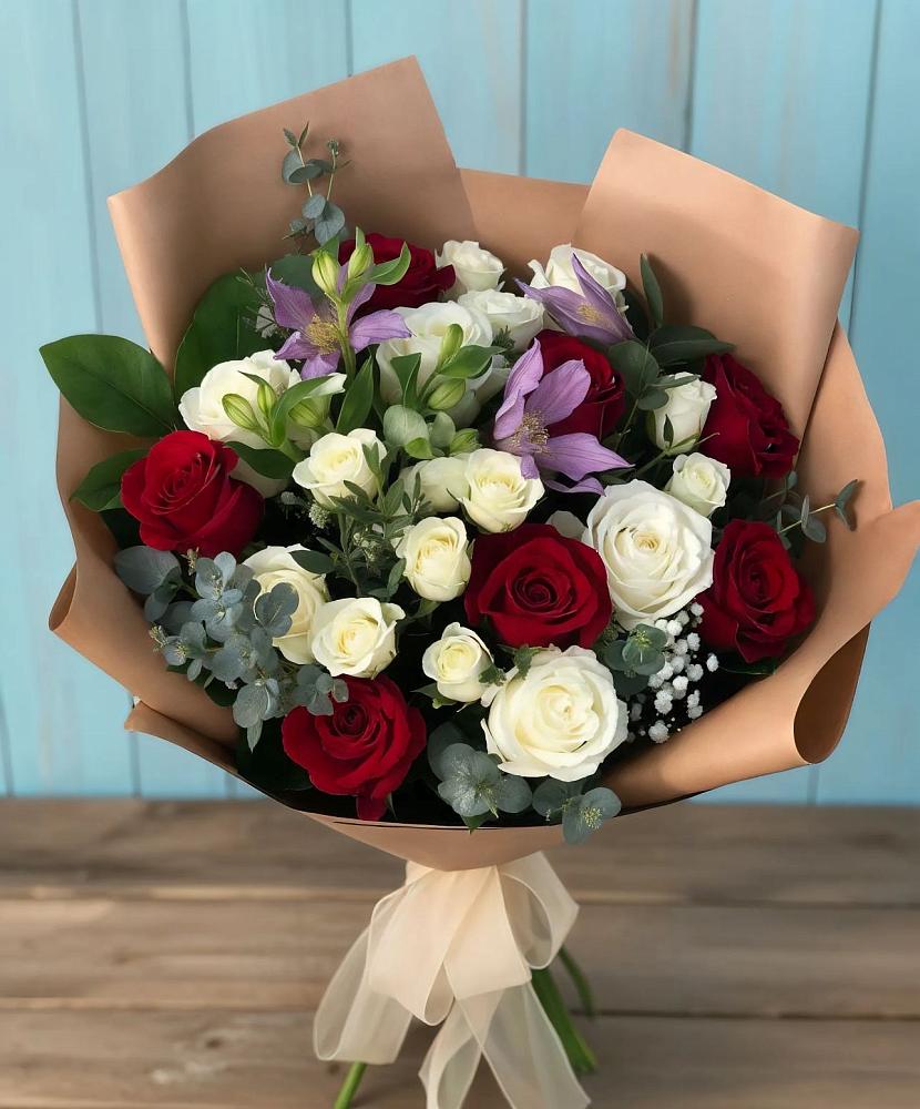 Букет цветов из: Розы и Альстромерии в Фокино Брянской области