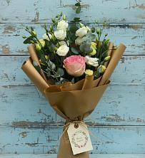 Букет цветов из:  Розы и Лизиантусы в Фокино Брянской области