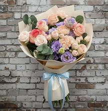 Букет цветов из:  Розы, Лизиантусы и Гвоздики в Фокино Брянской области
